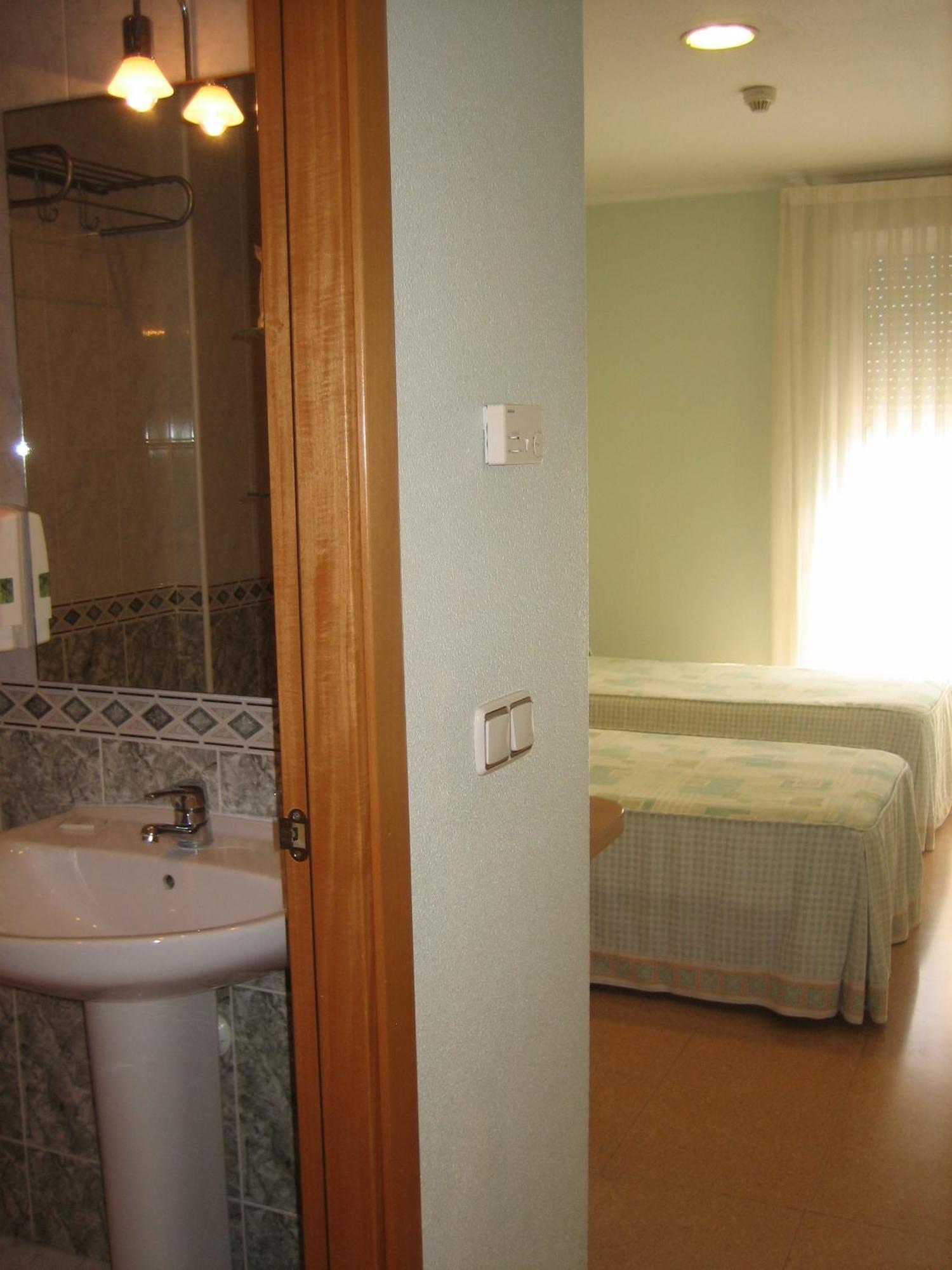 Hostal Madruga Elche Kültér fotó
